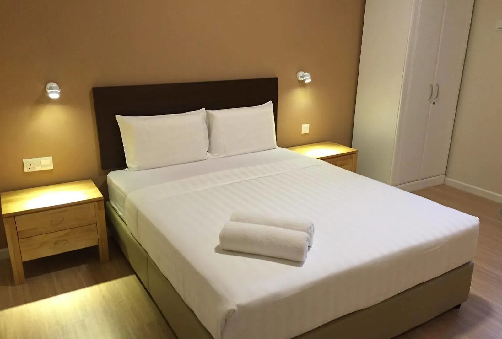 Condo Asia 瓜埠 2*,  马来西亚